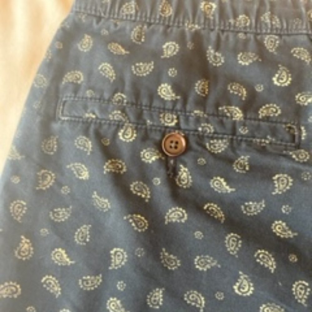 Men's Abercrombie & Fitch Paisely Shorts Size Medium - Picture 2 of 10